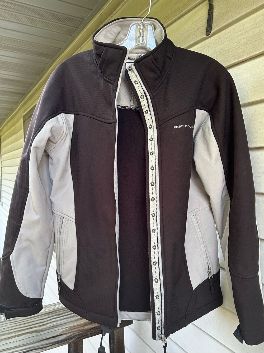 Free Country Outdoor Performance Premium Softshell Ladies Jacket Size Small.